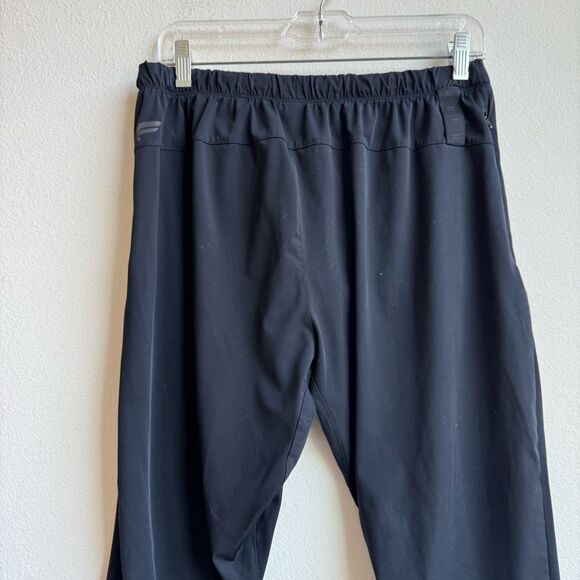 Bundle of 2 Men’s Fabletics Joggers Black Navy Blue Ankle Size Small? medium? - Picture 8 of 10